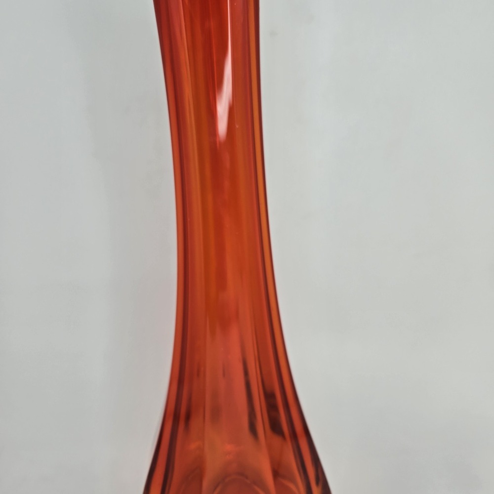 Vtg L.E. Smith 13" Swung Vase Amberina Cadmium UV Glow 8-Finger MCM Glass - Picture 6 of 10